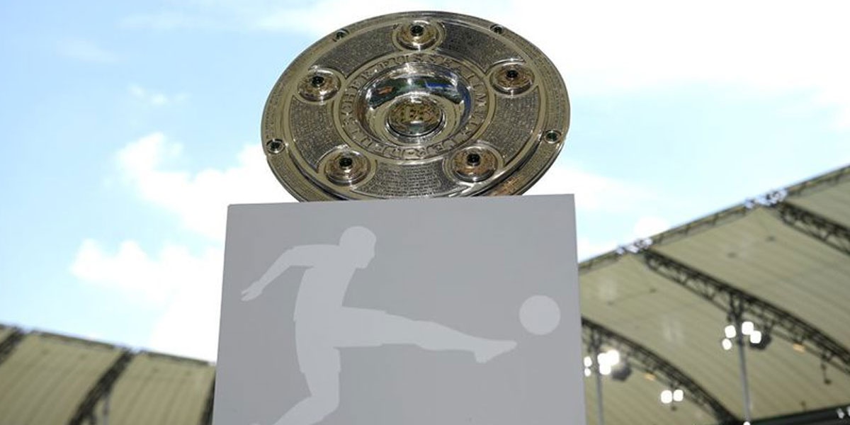 Trofi-Mangku-Salad-Bundesliga-yang-Penuh-Sejarah-dan-Makna