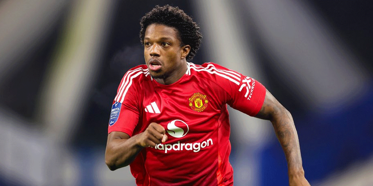 Carrick Akan Tentukan Masa Depan Tyrell Malacia